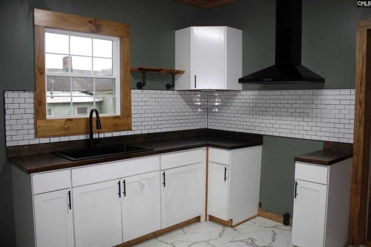 65 Evans St - Photo 5 of 8
