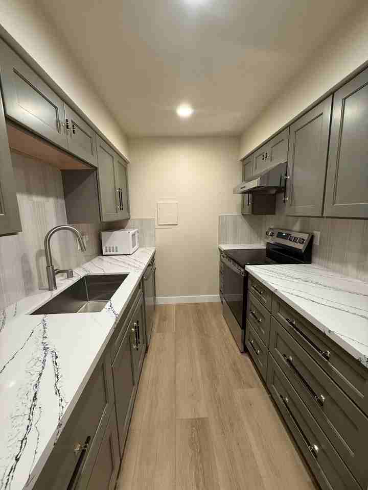 1019 156th Ave Ne #B8 - Photo 7 of 21