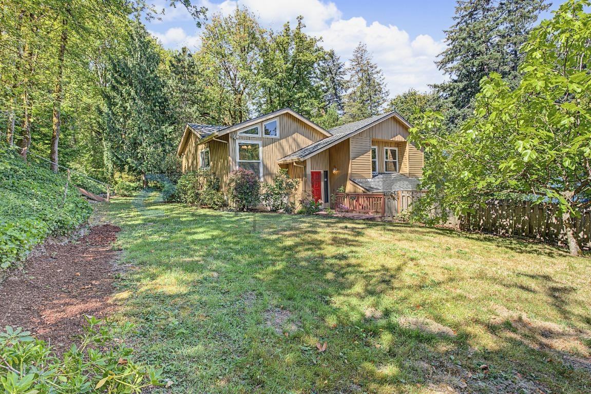 8215 Sw Woods Creek Ct - Photo 2 of 29