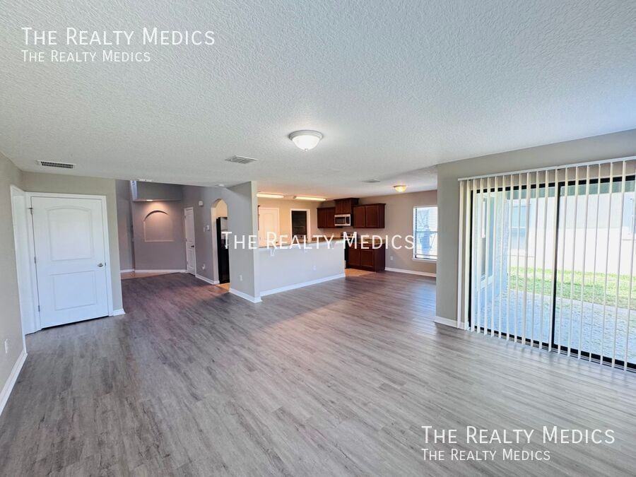 2148 Ontario Way - Photo 4 of 28