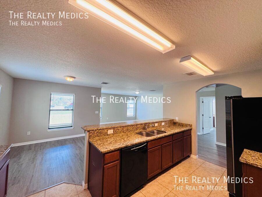 2148 Ontario Way - Photo 6 of 28