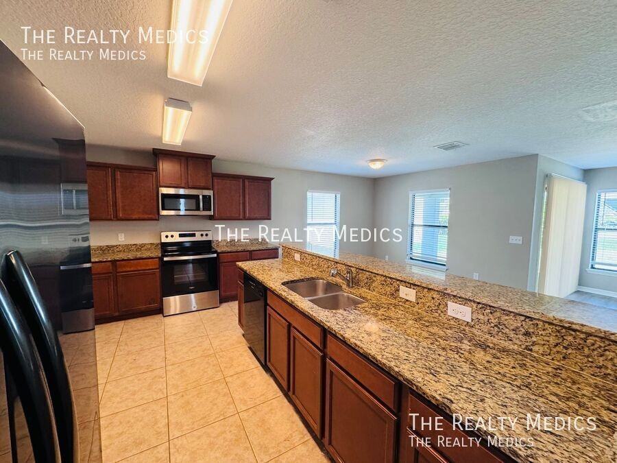 2148 Ontario Way - Photo 7 of 28