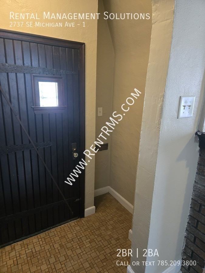2737 Se Michigan Ave #1 - Photo 4 of 28