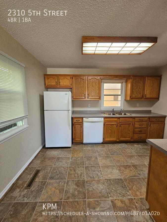 2310 5th St #5thSTREET - Photo 7 of 19
