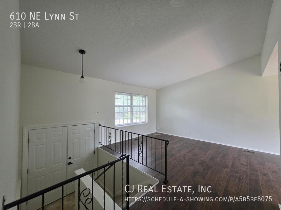 610 Ne Lynn St - Photo 2 of 11
