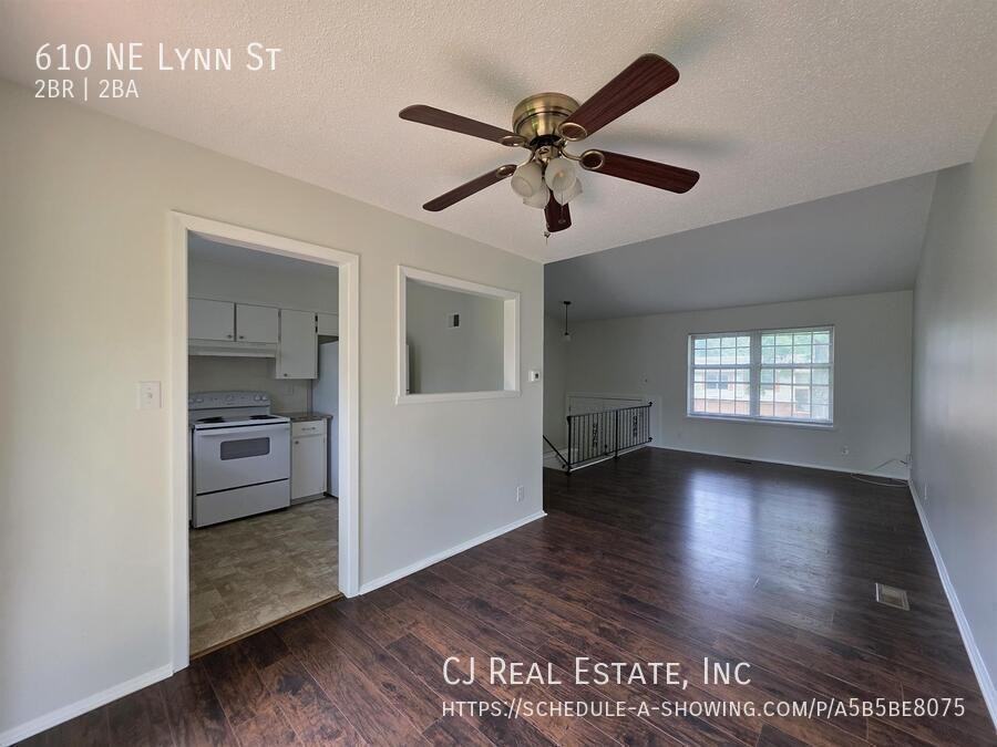 610 Ne Lynn St - Photo 4 of 11