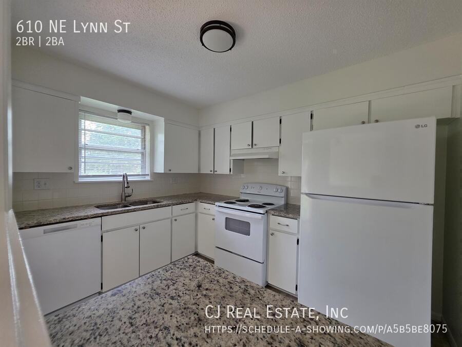610 Ne Lynn St - Photo 5 of 11