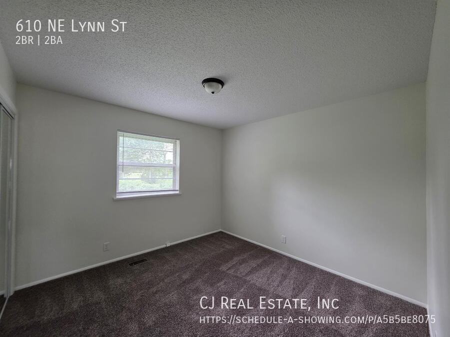 610 Ne Lynn St - Photo 7 of 11