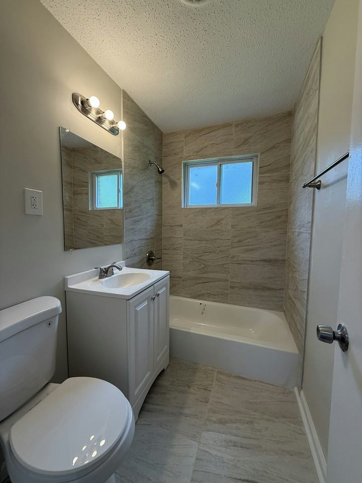 4277 Falcon Cove - Photo 2 of 7