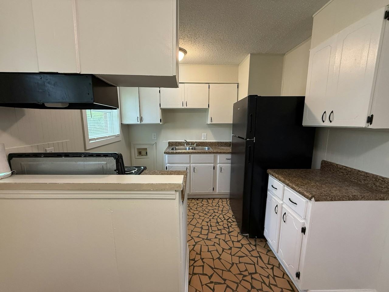 4277 Falcon Cove - Photo 4 of 7