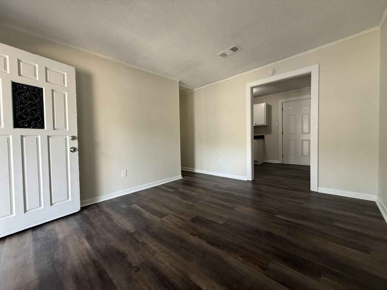 1242 Airways Boulevard - Photo 4 of 7