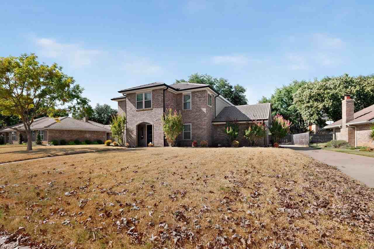 30 Crestwood Dr - Photo 4 of 50