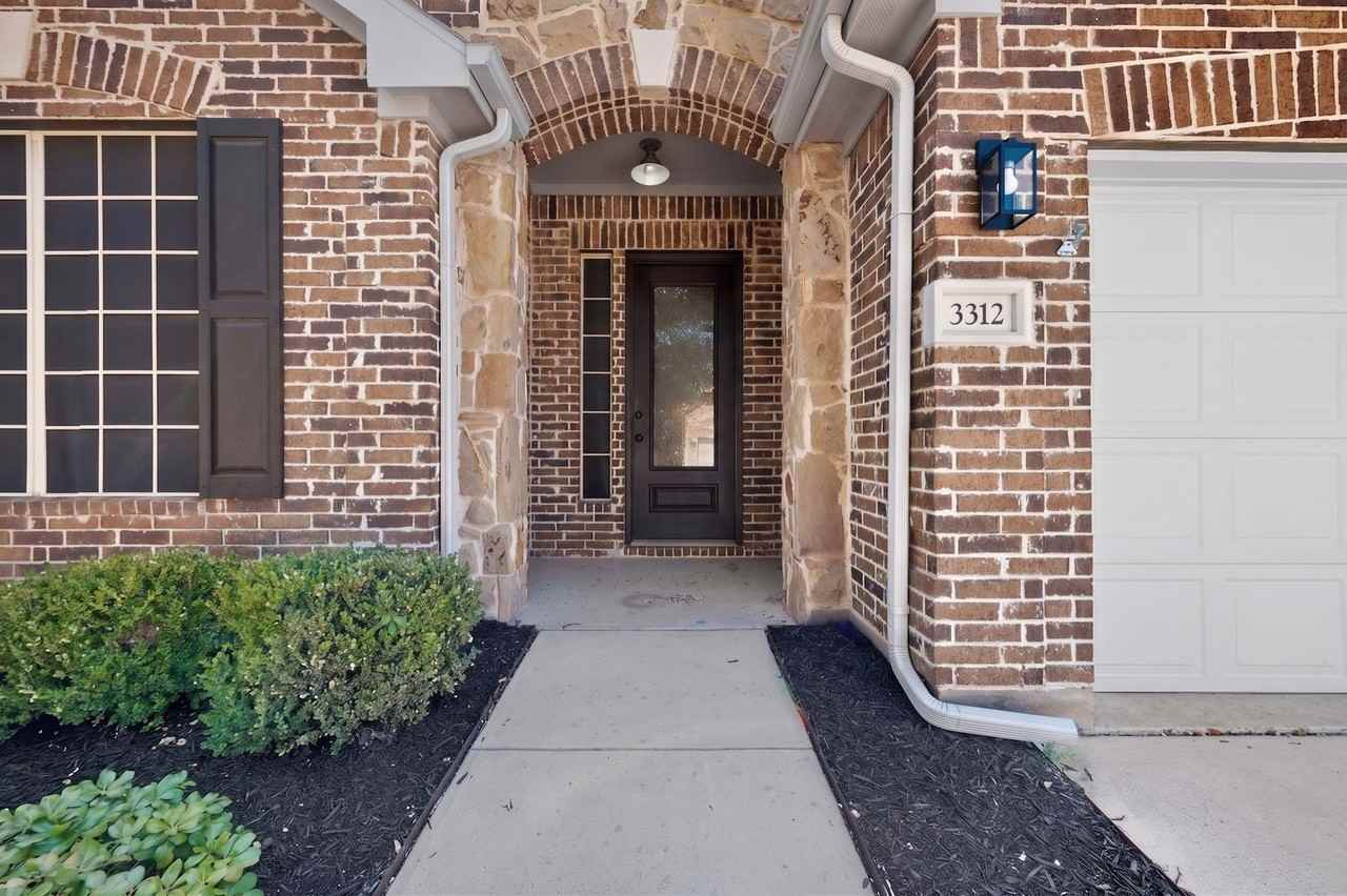 3312 Glen Crest Ln - Photo 6 of 48