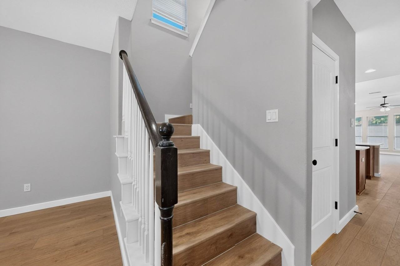 3312 Glen Crest Ln - Photo 7 of 48
