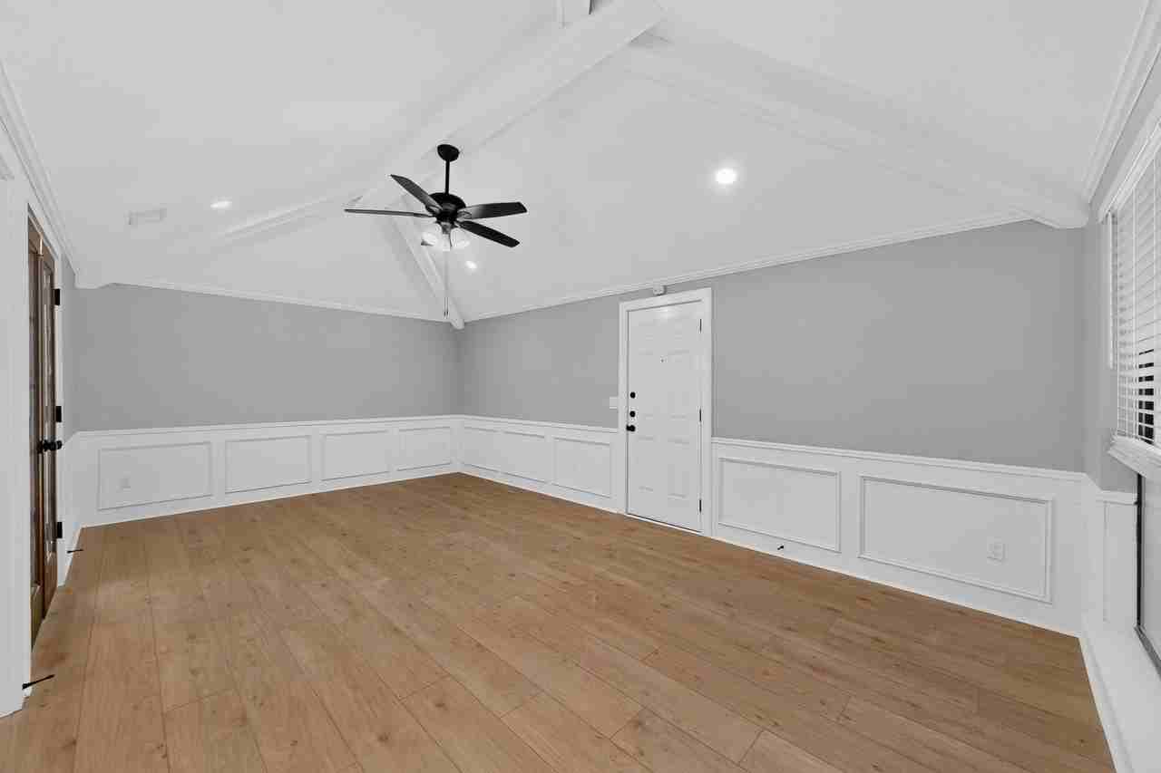 817 Sycamore Creek Rd - Photo 7 of 47