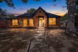 featured image of 720 Cliffmoor Dr