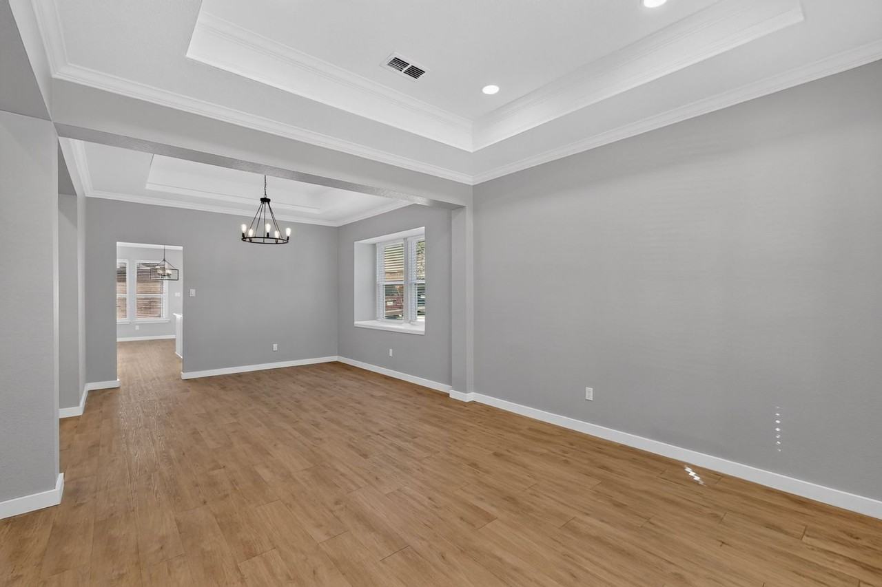 720 Cliffmoor Dr - Photo 5 of 49
