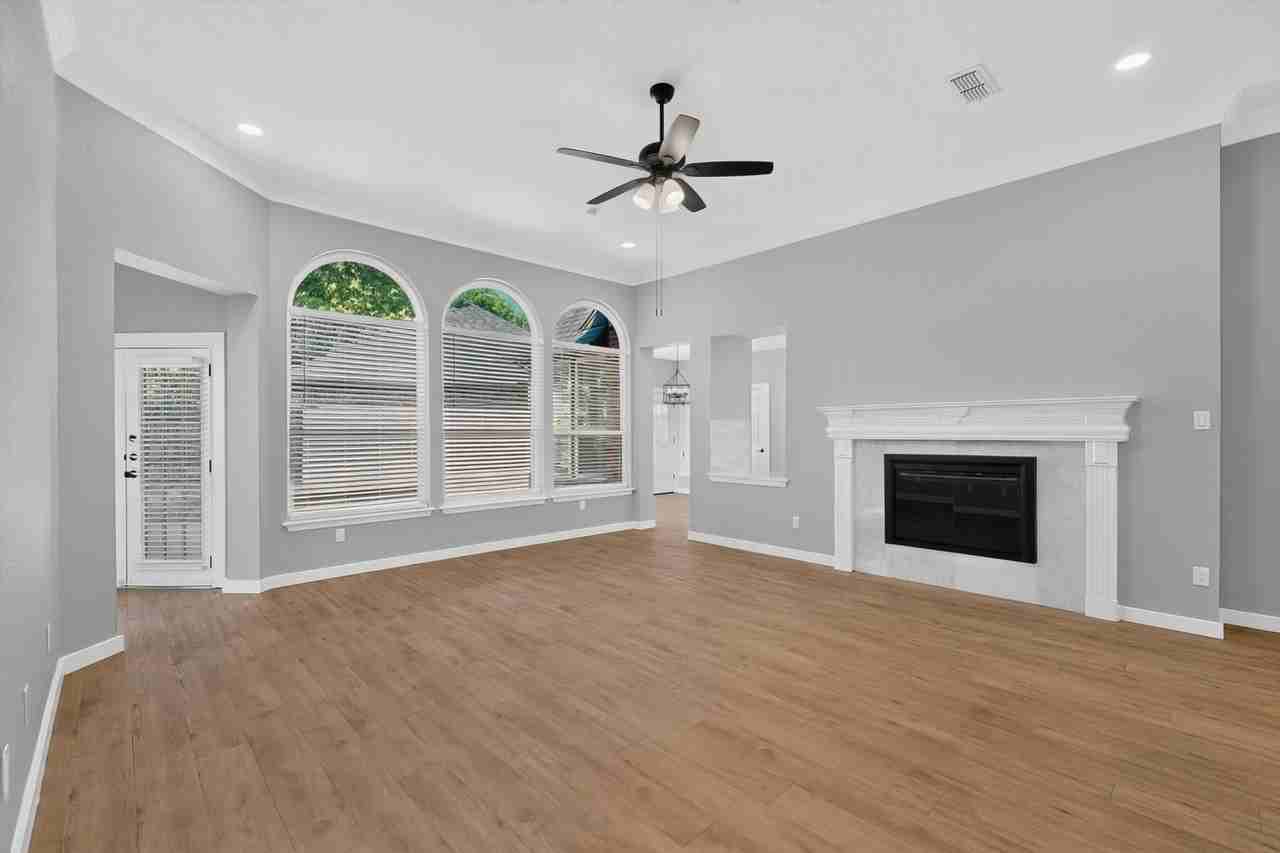 720 Cliffmoor Dr - Photo 6 of 49