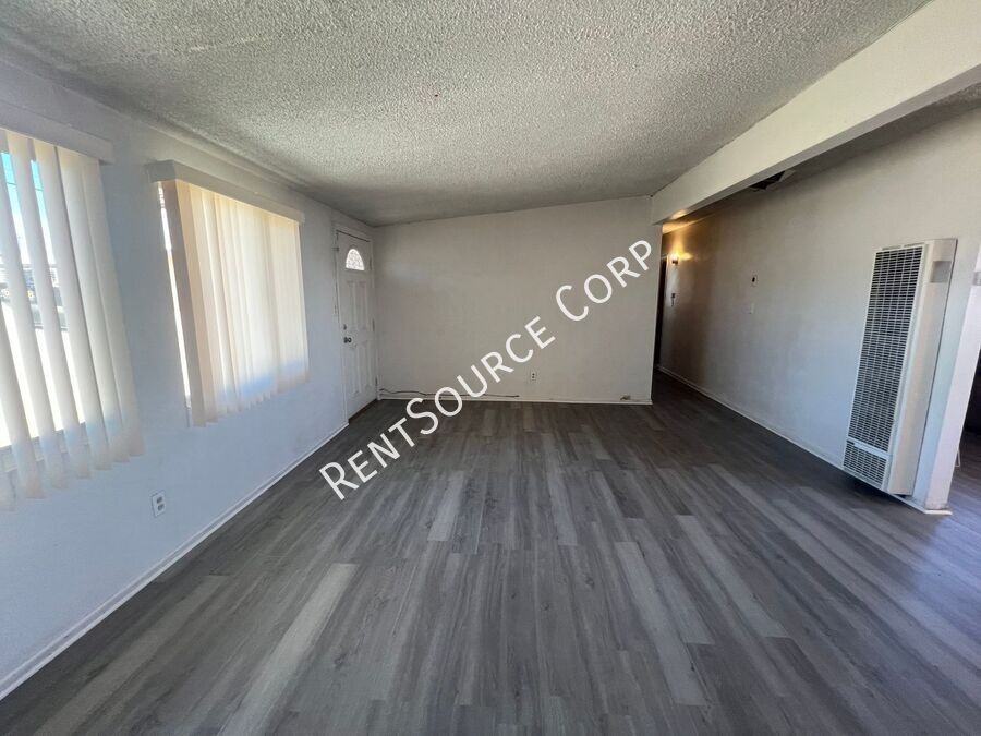 1379 Riverside Dr - Photo 5 of 21