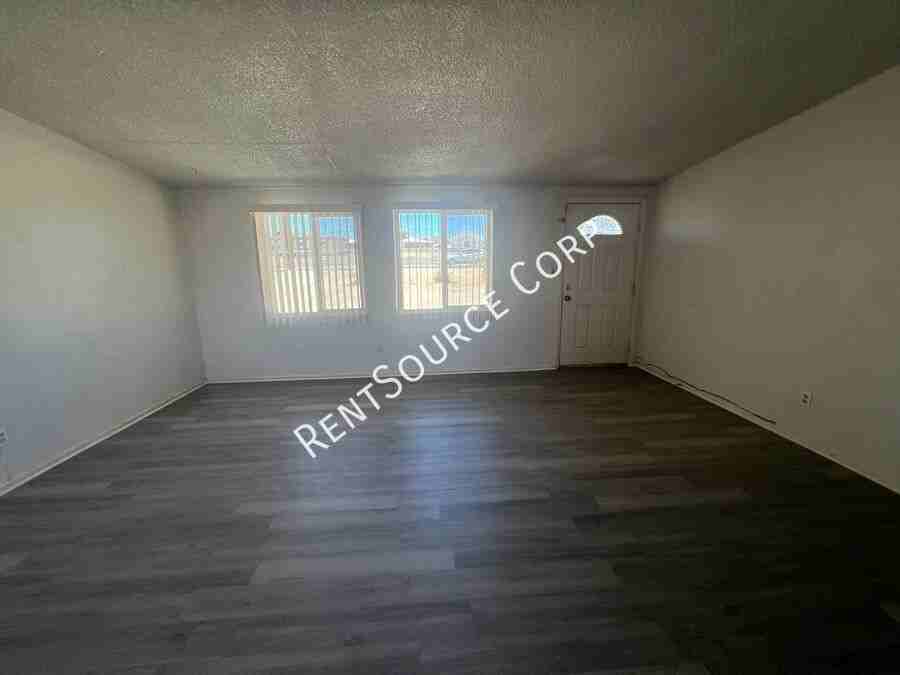 1379 Riverside Dr - Photo 6 of 21