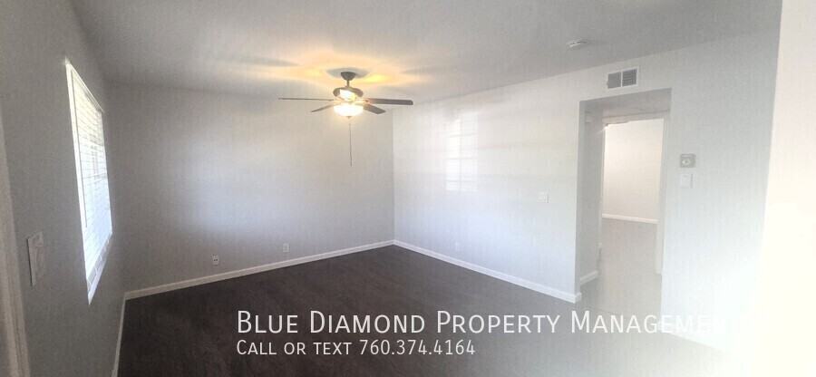 241 Delphinium St - Photo 2 of 13