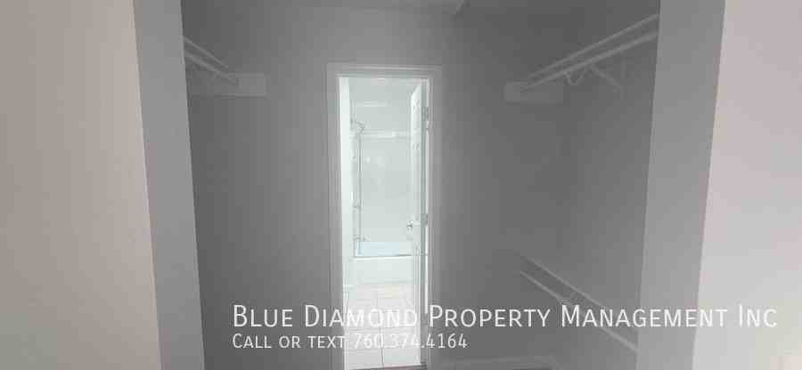 241 Delphinium St - Photo 6 of 13