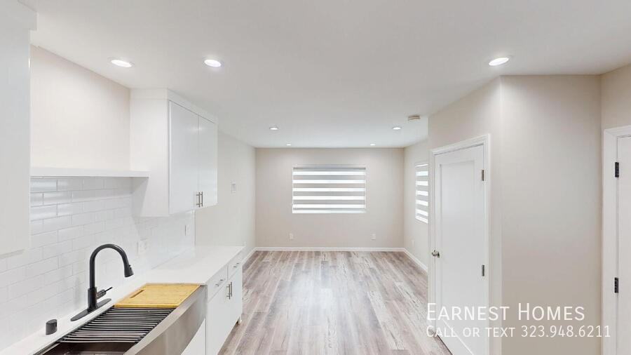 2811 W 46th St - Photo 2 of 13