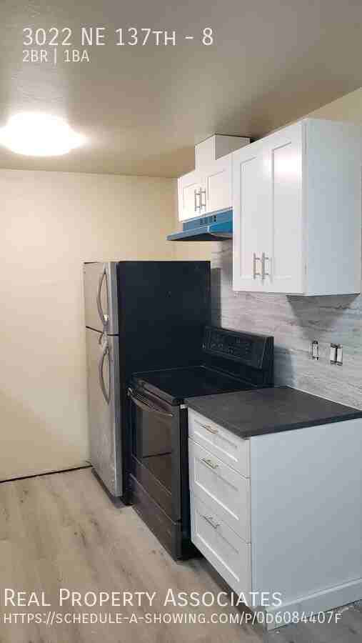 3022 Ne 137th St #8 - Photo 3 of 11