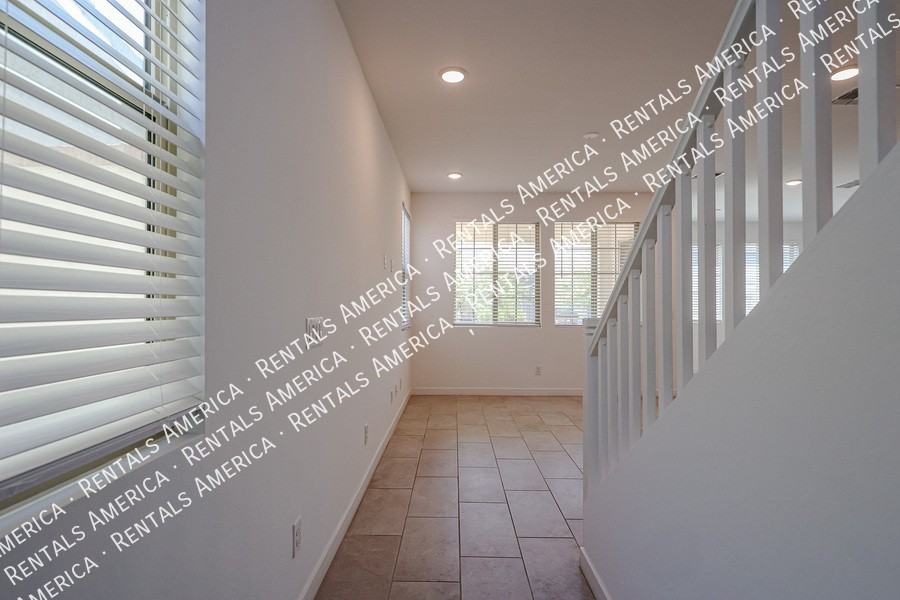 9329 E Sebring Ave - Photo 5 of 48