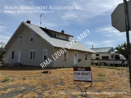 featured image of 300 8th Ave S #3-4