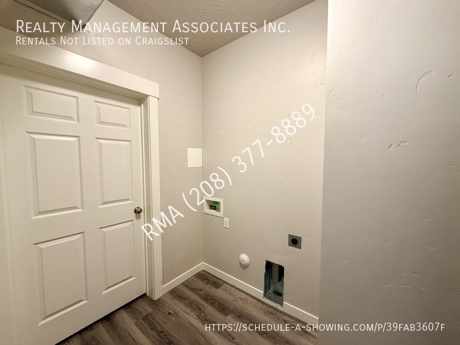 964 Pirate Cove Dr #C - Photo 7 of 12