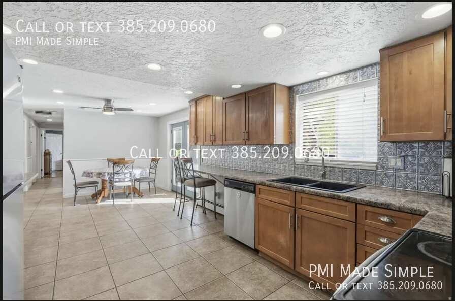 1438 N Trinnaman Ln - Photo 2 of 29