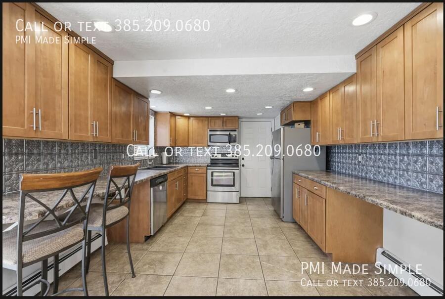 1438 N Trinnaman Ln - Photo 5 of 29