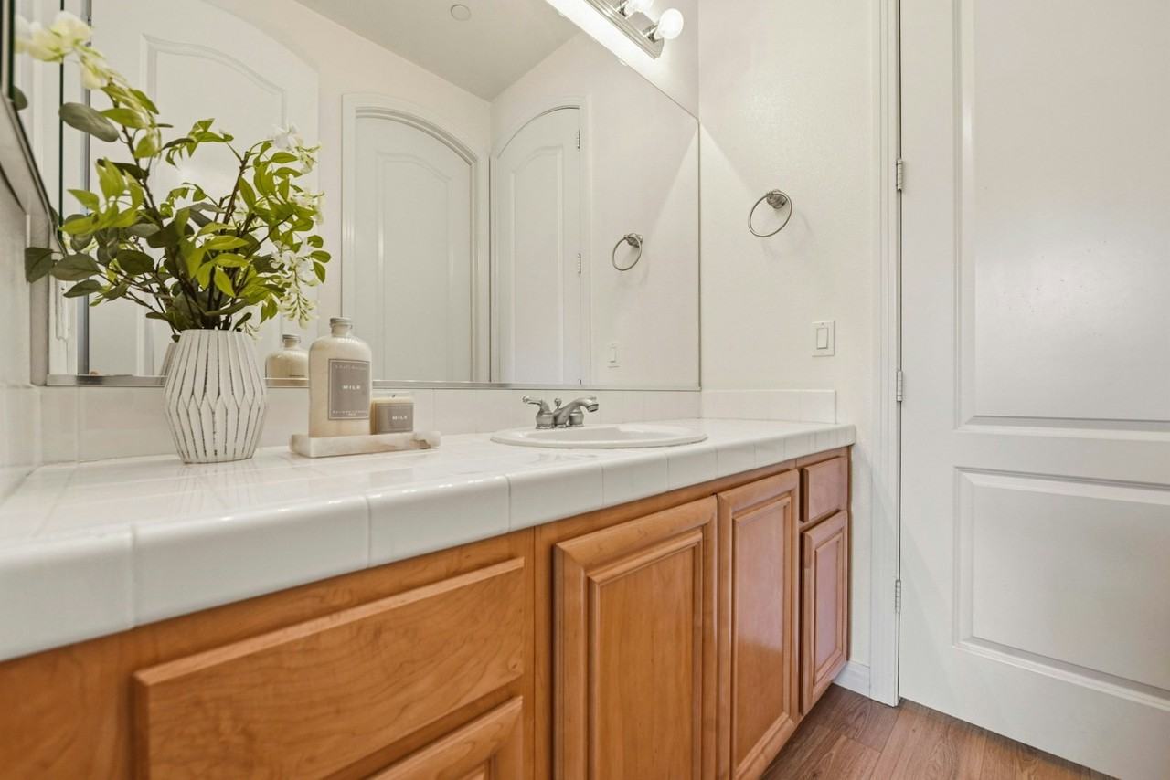 10928 La Alberca Avenue - Photo 4 of 33