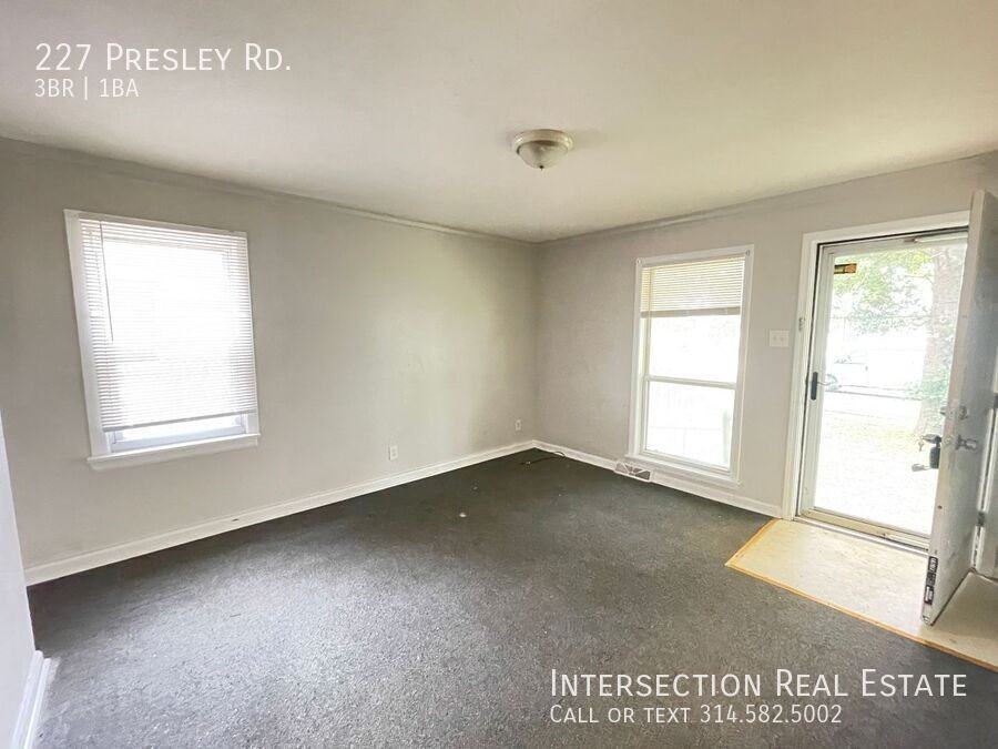 227 Presley Dr - Photo 4 of 17