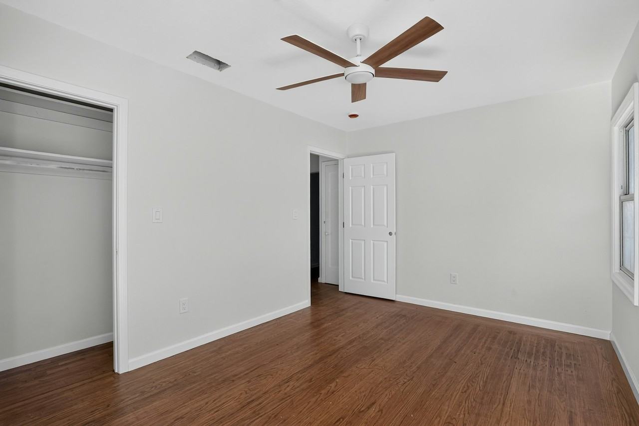 1330 Vine Ave - Photo 2 of 9