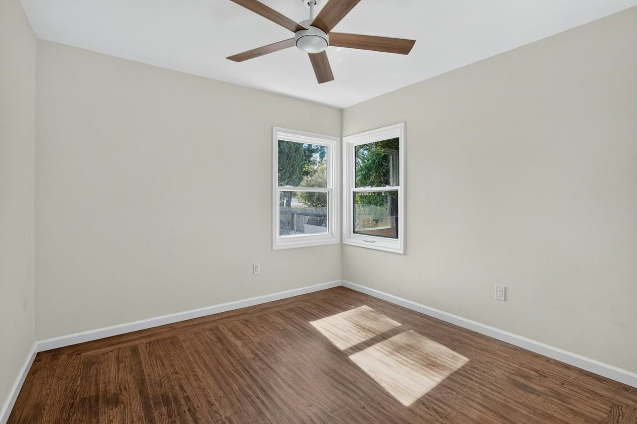 1330 Vine Ave - Photo 4 of 9