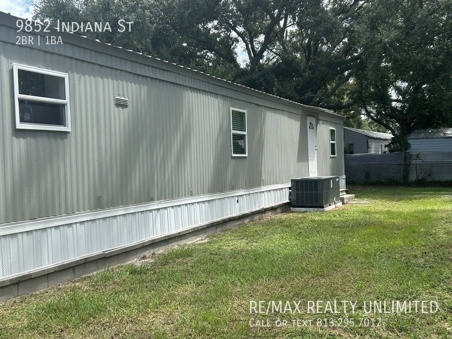 9852 Indiana St - Photo 3 of 16