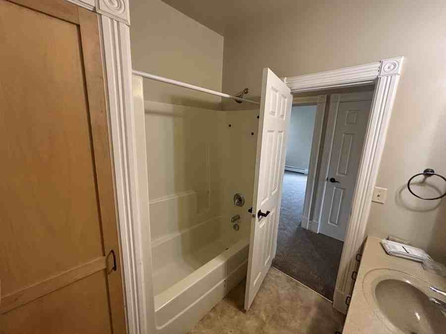 15 E 4th St #B - Photo 6 of 11
