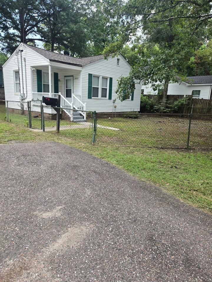 2932 Alabama Dr - Photo 2 of 19