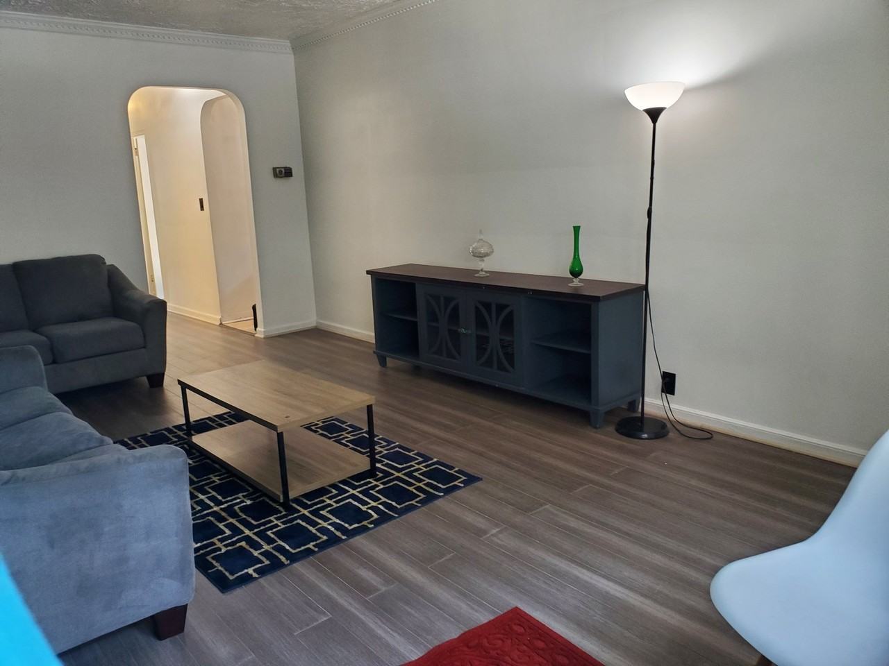 615 E 55th St - Photo 3 of 18