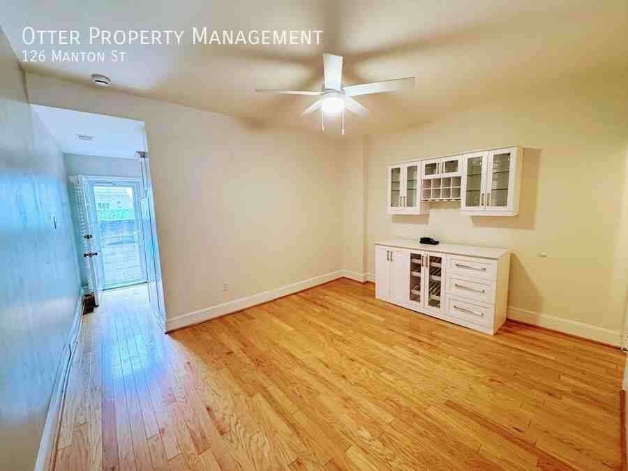 126 Manton St - Photo 5 of 41