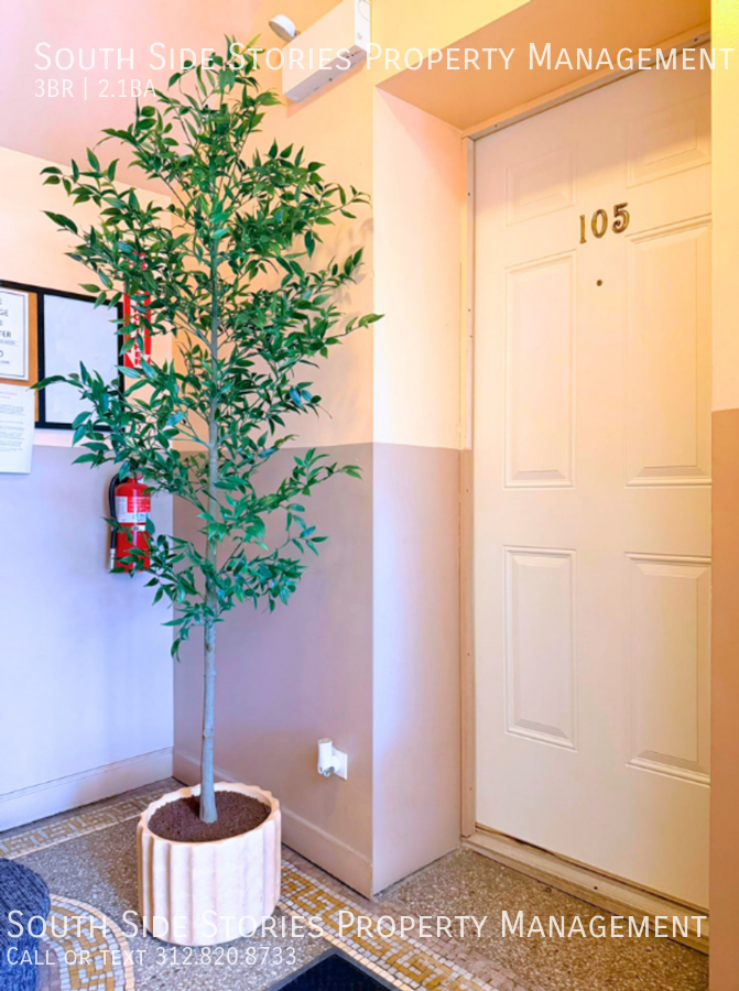 124 E 49th St #105 - Photo 3 of 24
