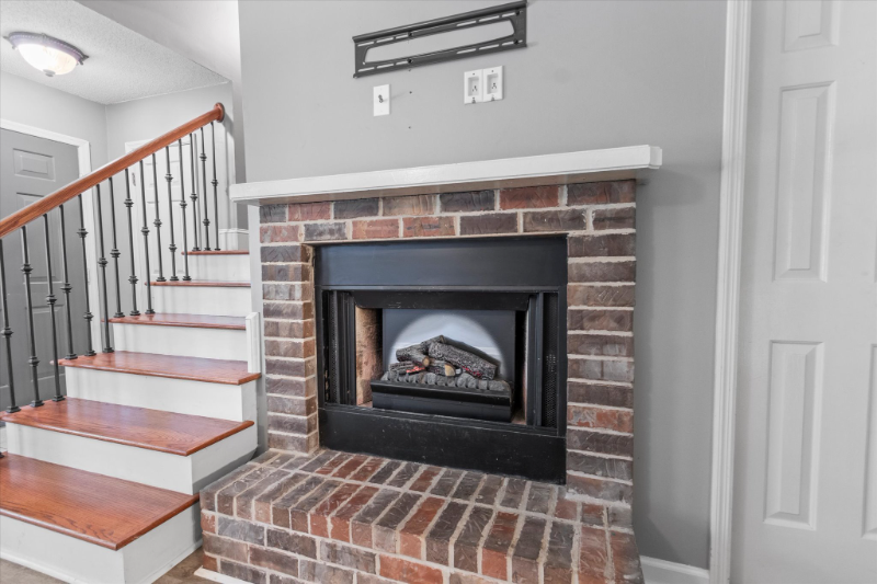 11523 Jade Ln Se - Photo 3 of 15