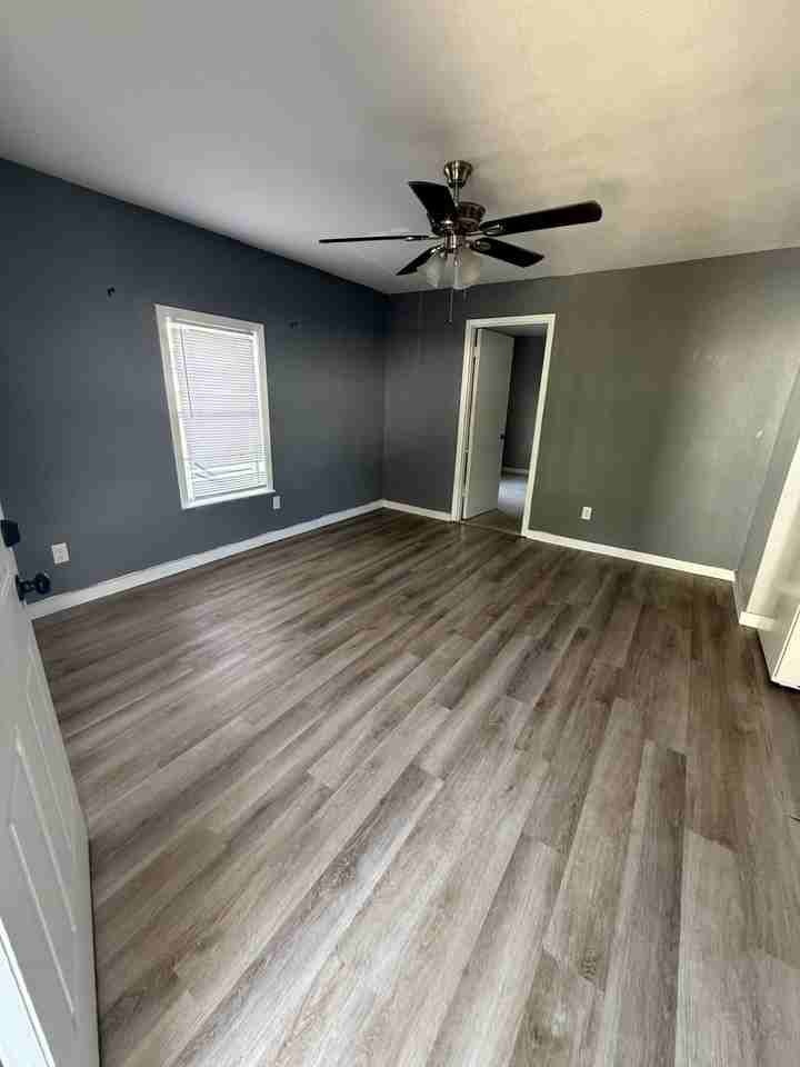 714 Crim Ave #5 - Photo 2 of 4