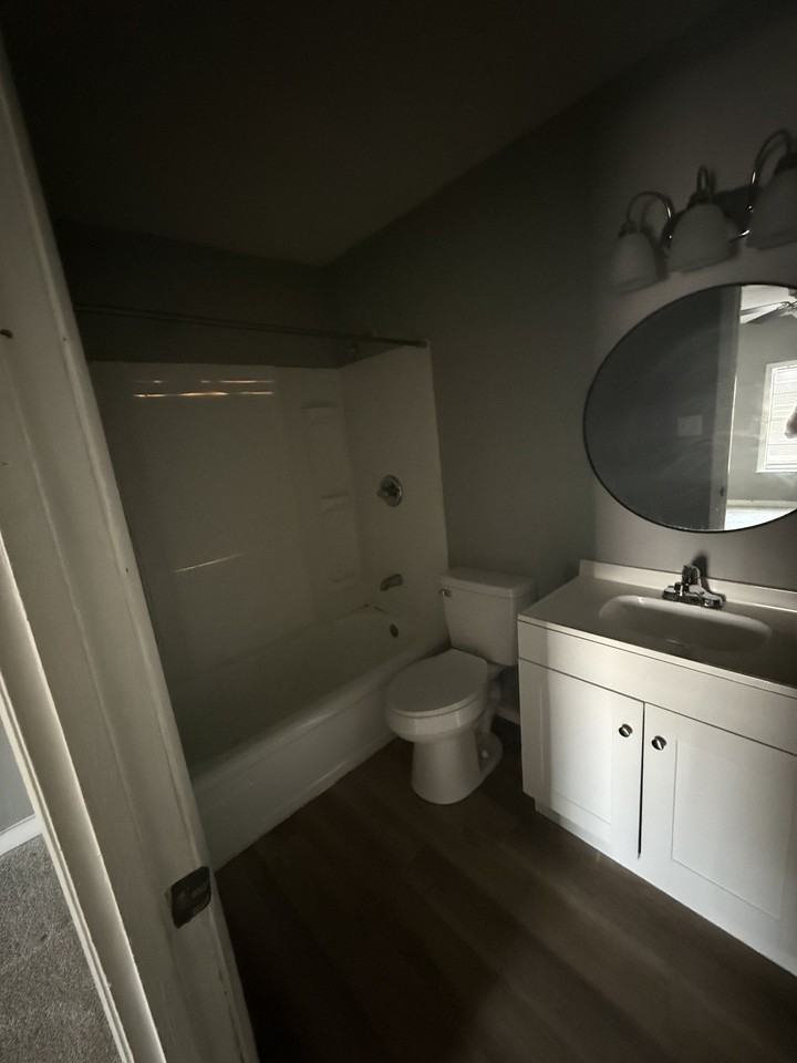 714 Crim Ave #5 - Photo 4 of 4