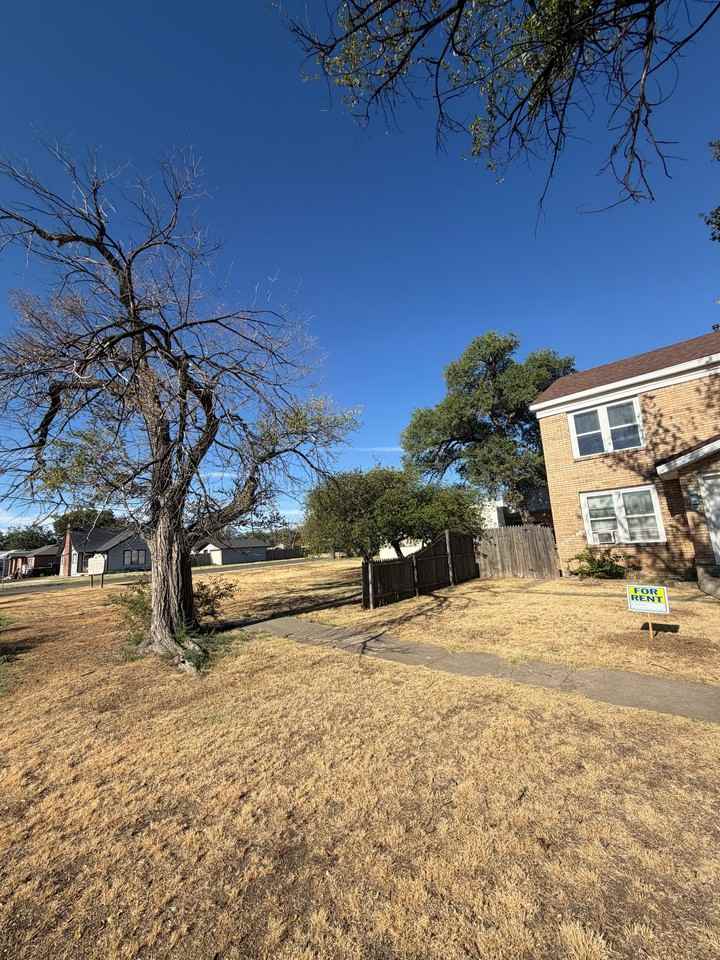 2220 S Taylor St #B - Photo 2 of 20