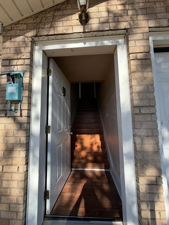 2220 S Taylor St #B - Photo 3 of 20