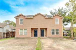 featured image of 605 Center St #B