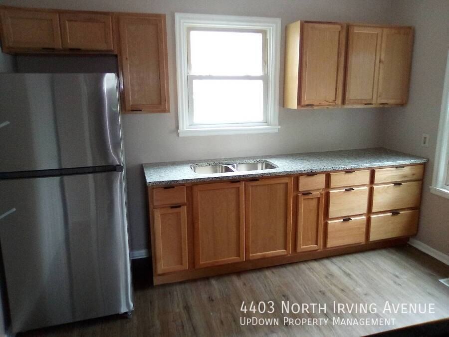 IRVING & - Photo 5 of 9